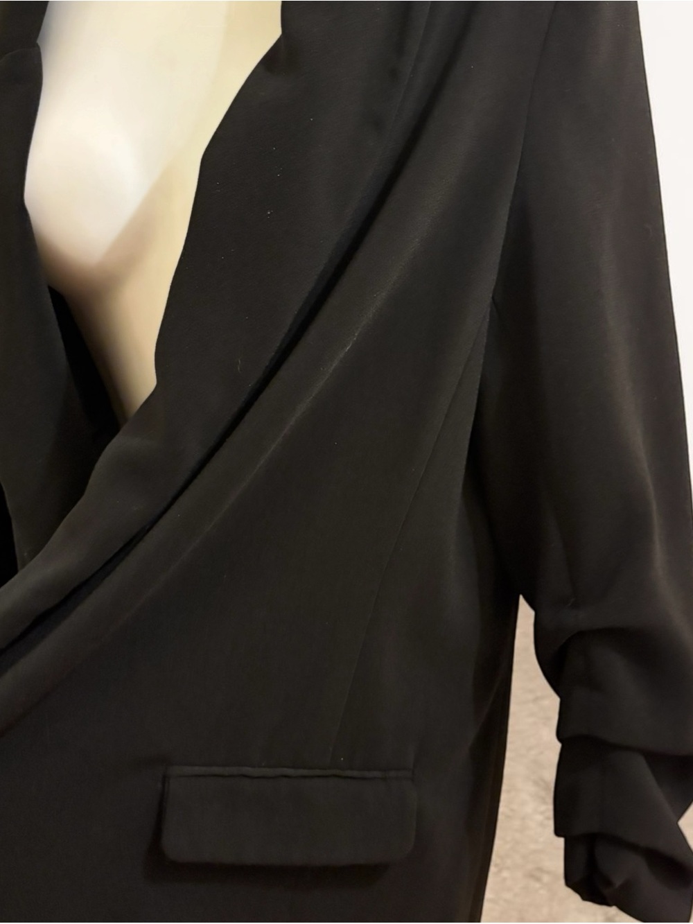 Tahari Black Open-Front Blazer - Picture 4 of 6